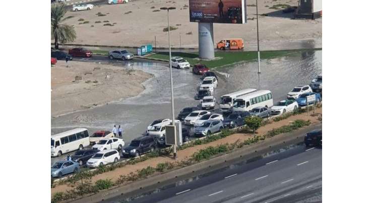 متحدہ عرب امارات میں بارشوں نے تباہی مچا دی، 150 سے زائد ٹریفک حادثات