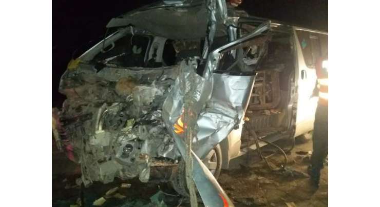 جام پور کے نواحی علاقہ بخارہ کے قریب نجی ایمبولینس کی ٹرک سے ٹکر، ایک شخص جاں بحق