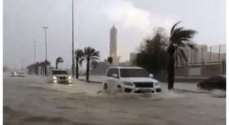 متحدہ عرب امارات میں موسلادھار بارش‘ سیلاب کا الرٹ جاری