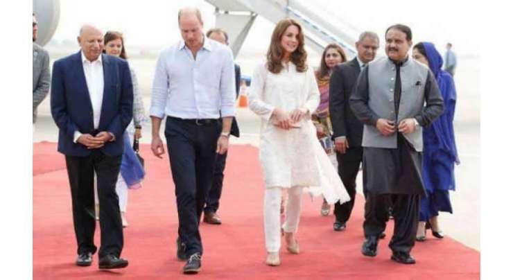 برطانیہ کے شہزادہ ولیم اور شہزادی کیٹ میڈلٹن کی لاہورآمد،ائیرپورٹ پر وزیراعلیٰ عثمان بزدار اور گورنر محمد سرور نے استقبال کیا