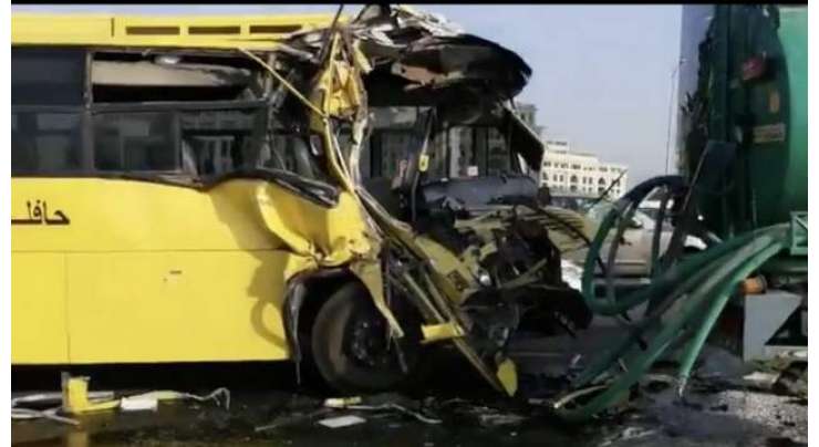 دُبئی میں آج صبح سکول بس اور ٹینکر کے درمیان ٹکر، 15 بچے زخمی ہو گئے