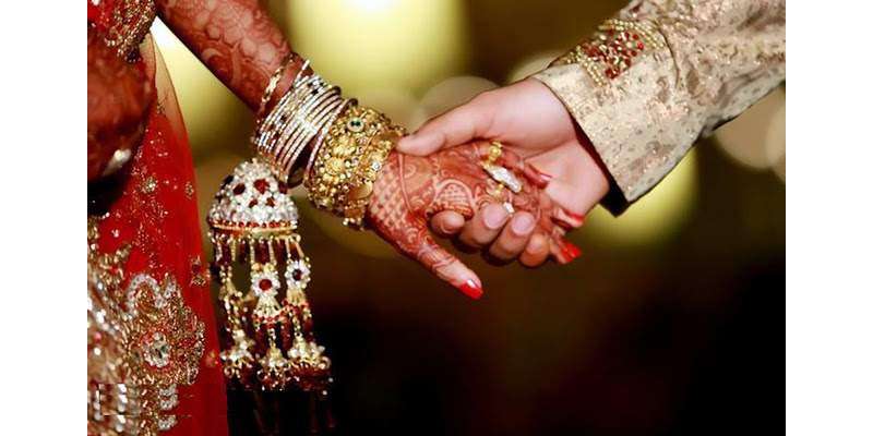 بھارت میں لڑکیوں کی کمی کے باعث ایک لڑکی کو کئی مردوں سے شادی کرنے پر ..