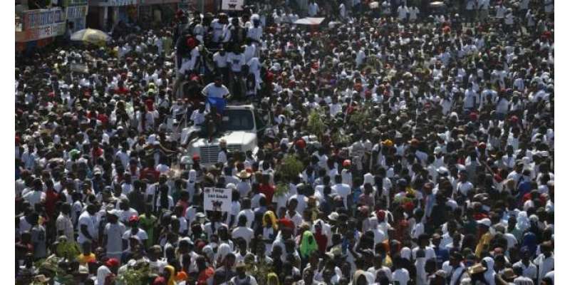 ہیٹی میں صدر کے استعفے کیلئے ہزاروں افراد سڑکوں پر نکل آئے، نظام زندگی ..