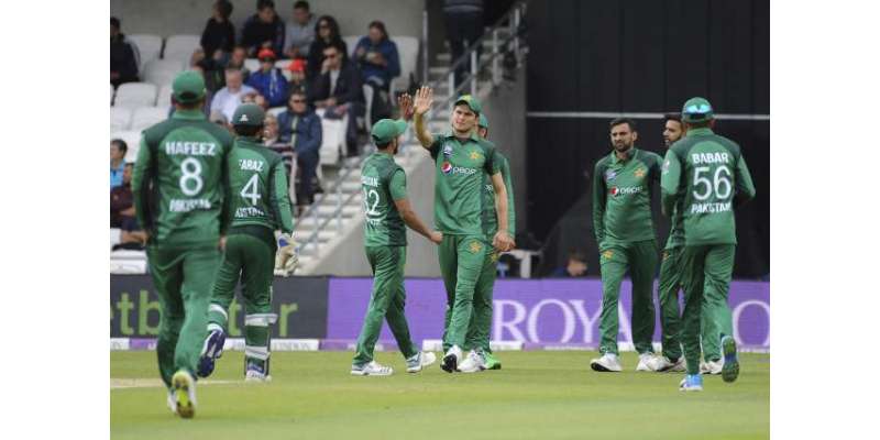 پانچواں ون ڈے: انگلینڈ نے پاکستان کو جیت کے لیے 352رنز کاہدف دیدیا