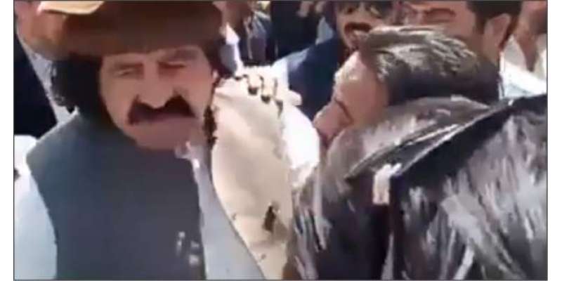 علی وزیرکی چیک پوسٹ پر تعینات فوجیوں کیخلاف تلخ جملوں کی ویڈیو