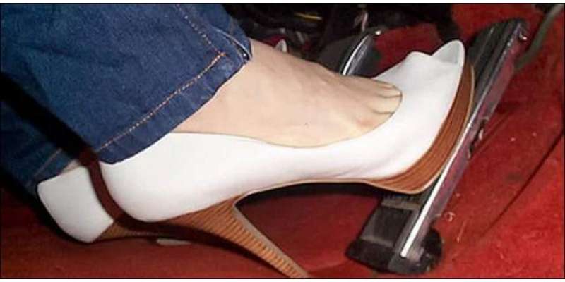 خواتین کے ہیل والے جوتے ٹریفک حادثات کی بڑی وجہ