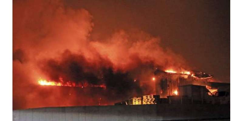 لاہور کی بینکنگ کورٹ کی عمارت میں آگ بھڑک اٹھی