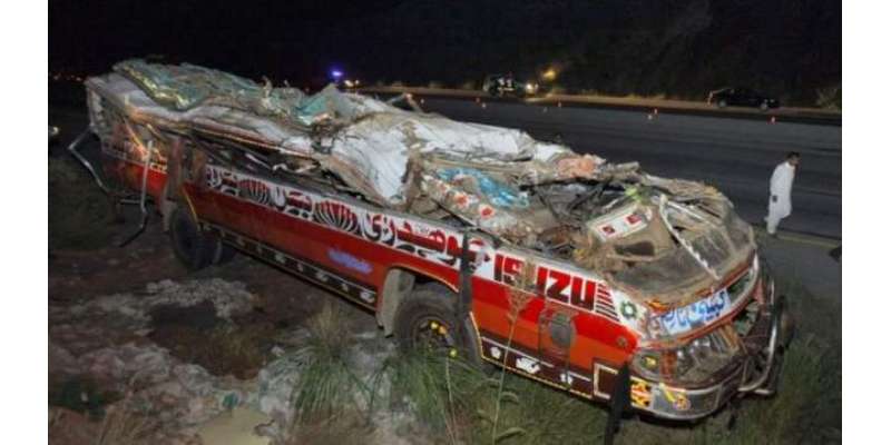 بدین میں تیزرفتار مسافر بس الٹ گئی‘9 افراد جاں بحق48 زخمی