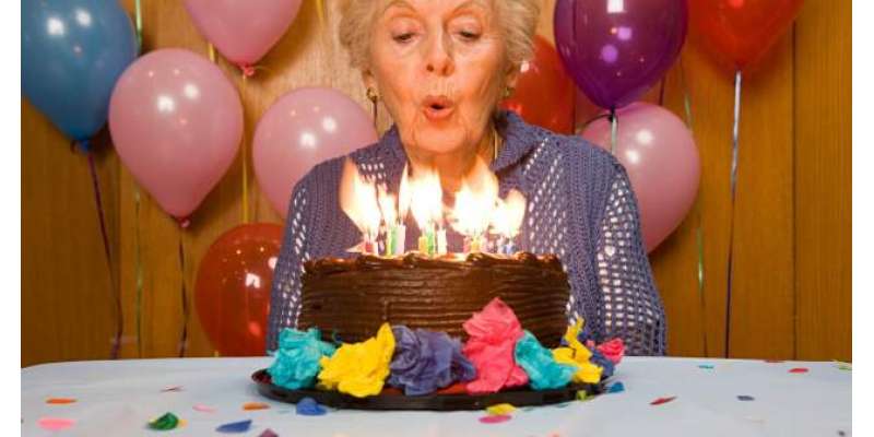 سالگرہ کے کیک پر موم بتیاں بجھانا کتنا خطرناک ہے؟