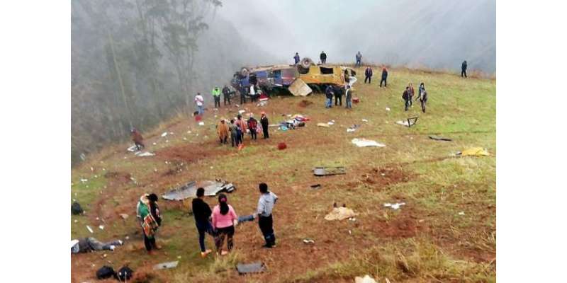پیرو میں مسافر بس 300میٹر گہری کھائی میں جاگری، 19افراد ہلاک، 25 زخمی