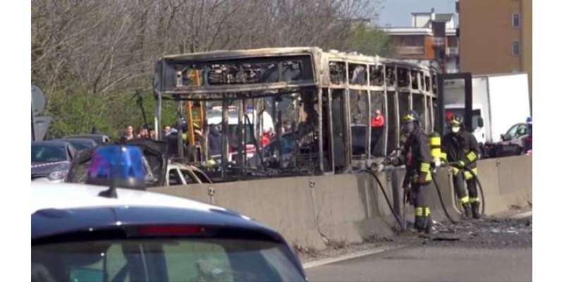 اٹلی میں بس ڈرائیور کی 51 طلباء کوپٹرول چھڑک کر زندہ جلانے کی کوشش ناکام