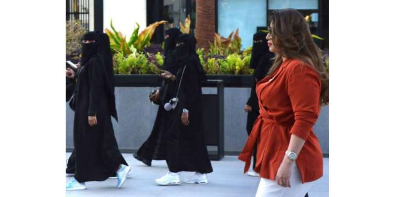 سعودی عرب، سیاحتی کمیٹی کا ٹورسٹ گائیڈز میں خواتین کو بھی شامل کرنے ..