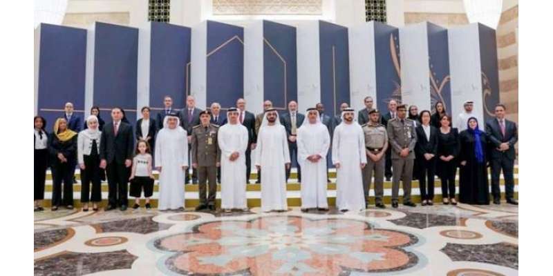 متحدہ عرب امارات کا 2 ہزار 500 غیر ملکیوں کو مستقل رہائش دینے کا اعلان