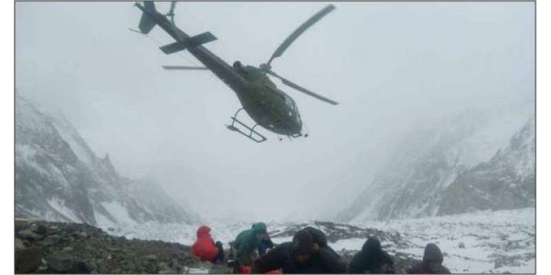 فوجی ہیلی کاپٹرز کی مدد سے نانگا پربت پر لاپتہ کوہ پیماؤں کی تلاش