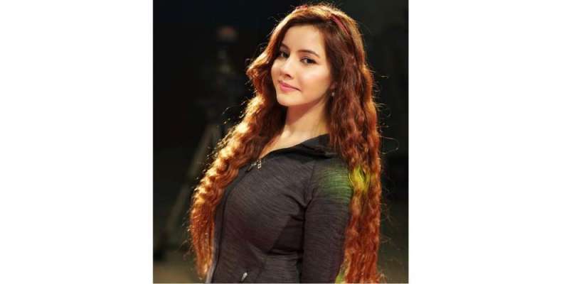 معروف گلوکارہ نے عمران خان کے مرغبانی پروگرام پر عمل شروع کر دیا