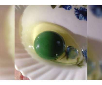 مرغی کے انڈوں کی سبز زردی نے ماہرین کو بھی  حیران کر دیا