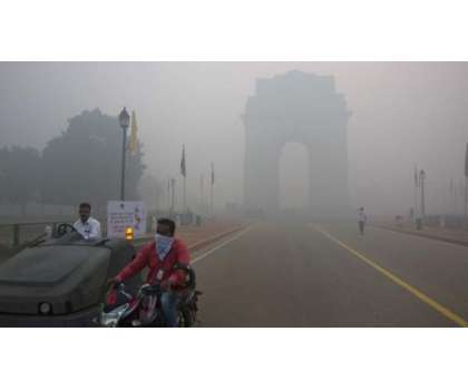 بھارت، دارالحکومت  نئی دہلی میں فضائی آلودگی کے باعث ایک بار پھر سکولوں ..