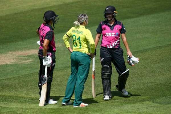 نیوزی لینڈ اور جنوبی افریقہ کی خواتین ٹیموں کے درمیان پانچواں اور آخری ٹی ٹونٹی کرکٹ میچ کل کھیلا جائے گا