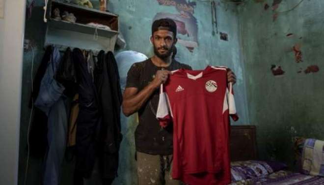 کورونابحران نے مصری فٹبالر کو ٹھیلا لگانے پر مجبور کردیا