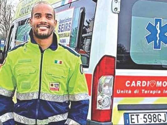 اطالوی رگبی سٹارکوروناکیخلاف جنگ میں ایمبولینس ڈرائیور بن گیا