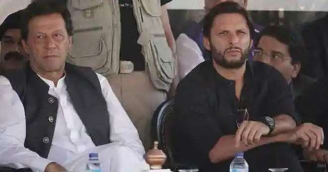 شاہد آفریدی نے عمران خان کے ڈپارٹمنٹل کرکٹ کو بند کرنے کے فیصلے کی مخالفت کردی