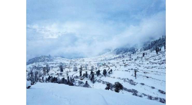 گاہکوچ میں سال کی پہلی برفباری ،متعدد بالائی علاقوں کا زمینی رابطہ منقطع