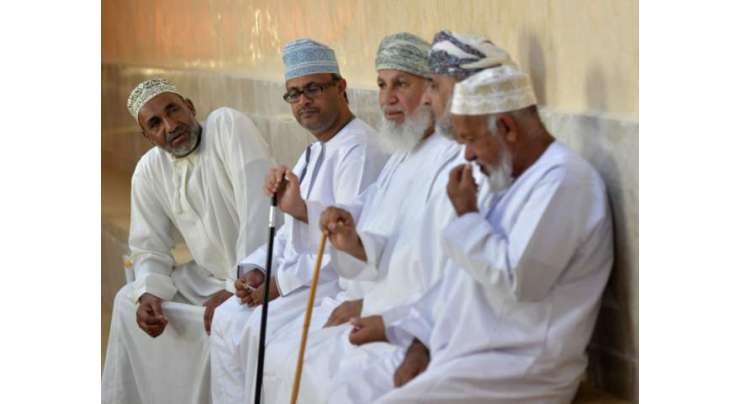 عمان نے سرکاری اداروں میں تعینات تمام تارکین وطن کی نوکریاں ختم کرنے کا اعلان کر دیا