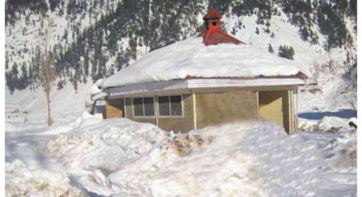 گلگت بلتستان میں برف باری کا پچاس سالہ ریکارڈ ٹوٹ گیا، ہنزہ میں ایمرجنسی نافذ
