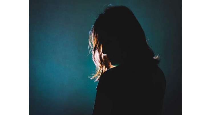 22 سالہ لڑکی سوتیلے باپ کے ہاتھوں زیادتی کا نشانہ بن گئی