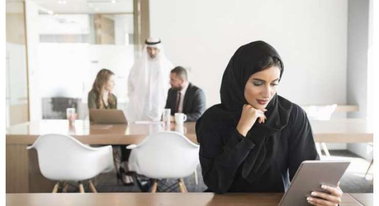 متحدہ عرب امارات میں خواتین کی تنخواہوں کے حوالے سے شاندار قانون نافذ ہو گیا