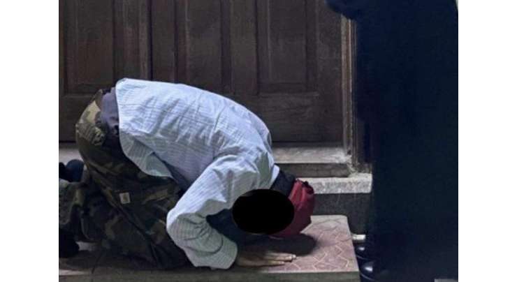 سعودی نوجوان نے مسجد کے باہر محبوبہ کو سجدہ کر ڈالا