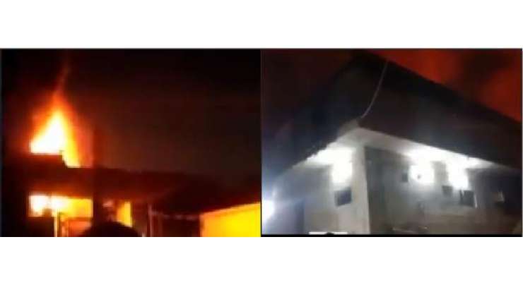 کراچی میں فیکٹری میں خوفناک آگ بھڑک اٹھی، فائر بریگیڈ کے پاس آگ بجھانے کے لیے پانی ختم