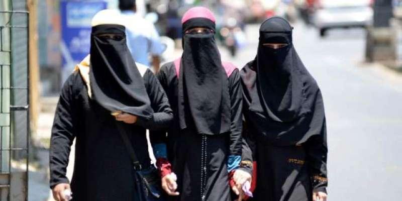 بھارتی ریاست بہار میں کالج انتظامیہ نے مسلم طالبات کے برقعہ پہننے پر ..