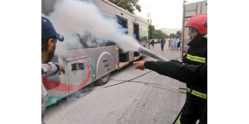 پشاور بی آر ٹی بسوں میں آگ لگنے کا معاملہ، چینی کمپنی نے رپورٹ پیش کردی