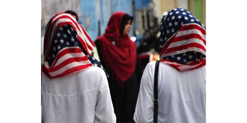 ڈونلڈ ٹرمپ کا امریکیوں کو ماسک نہ ملنے پر اسکارف پہننے کا مشورہ