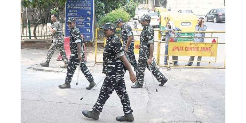 نئی دہلی میں 300 باغیوں نے پولیس کمانڈوز پر حملہ کردیا