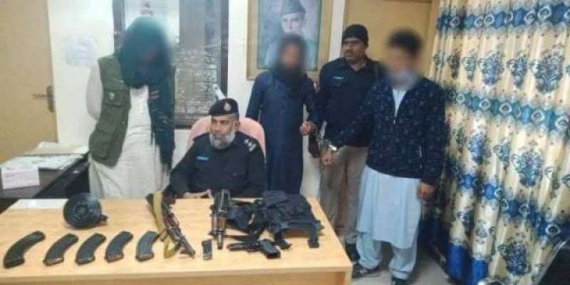 پشاور پولیس نے  تازہ ترین کارروائیوں میں  منشیات فروش اور اسلحہ سمگلرز ..