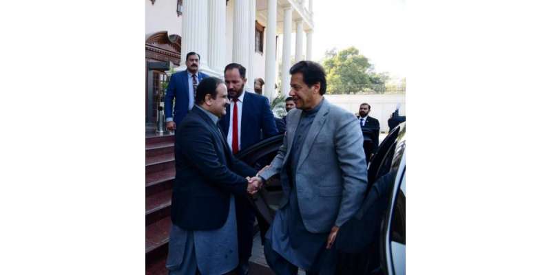 وزیر اعظم عمران خان ایک روزہ دورے پر لاہور پہنچ گئے ہیں
