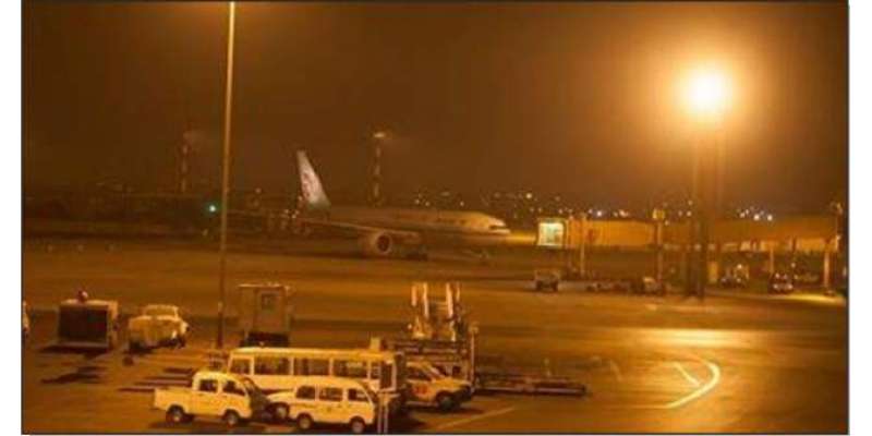 کراچی میں پی آئی اے کے طیارہ کی ہنگامی لینڈنگ