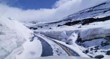 جولائی کے مہینے میں برفباری، مشہور سیاحتی مقام کا درجہ حرارت نقطہ انجماد ..