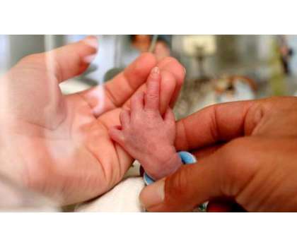 ڈاکٹر کی مبینہ غفلت سے حاملہ خاتون بچے سمیت جاں بحق 