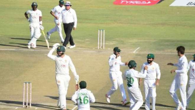 پاکستان نے دوسرے ٹیسٹ میچ میں میزبان زمبابوے کو اننگز اور 147 رنز سے شکست دے کر سیریز میں و ائٹ واش کر دیا