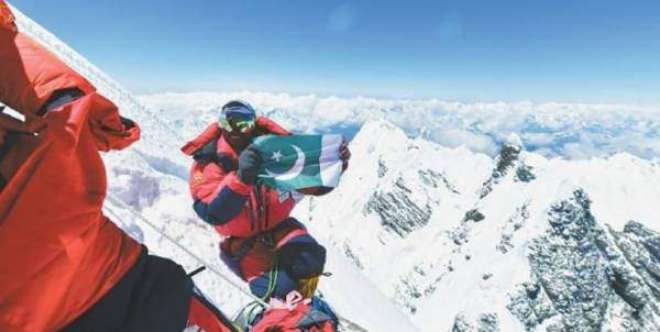 سرباز خان 8000 میٹر بلند 9 چوٹیاں عبور کرنے والے پہلے پاکستانی کوہ پیما بن گئے