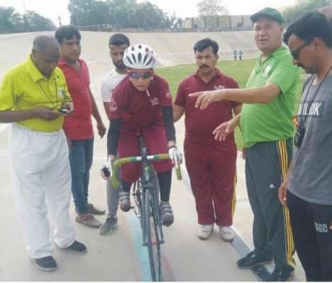 فیصل آباد نیشنل ٹریک سائیکلنگ چیمپئن شپ میں اقراء ناز نے سنٹر وومن کیٹگری میں پہلی پوزیشن حاصل کر لی