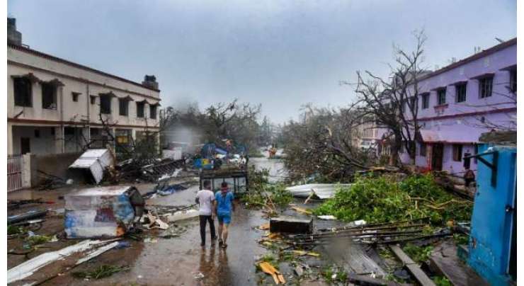 تیس سال کا بدترین سمندری طوفان تائورتے بھارتی ریاست گجرات سے ٹکرا گیا، 21افرادہلاک