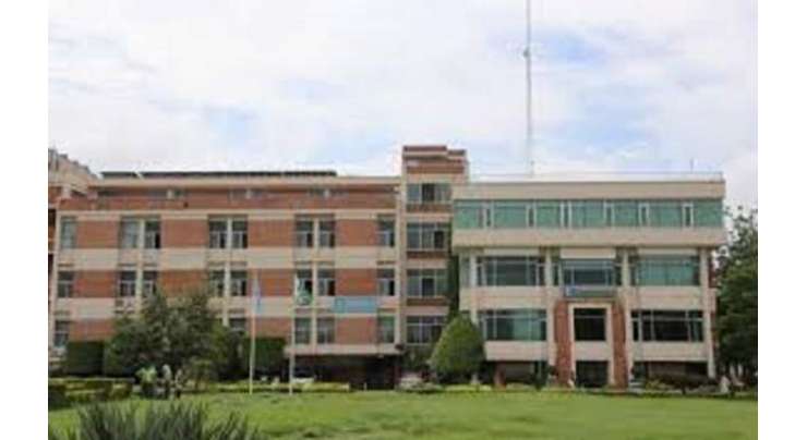 یو نیورسٹی کالج آف میڈیسن اینڈ ڈینٹسٹری یونیورسٹی آف لاہور، ملک کےمیڈیکل کالجز میں سے ایک نمایاں نام ہے جس کا قیام 19برس قبل2001میںعمل میں لایا گیا