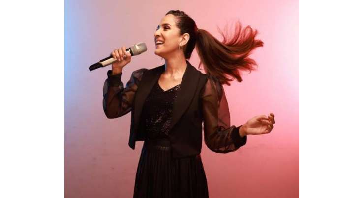 انوشے عباسی کی بطور گلوکارہ پہلی بار کشمیر بیٹس میں شرکت