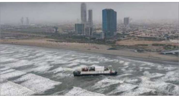 کراچی کے ساحل سمندر پر پھنسا جہاز اگست سے پہلے نہیں نکالا جاسکتا،محمودمولوی