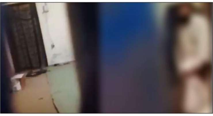 مفتی عزیز کے بعد ایک اور مذہبی شخصیت کی بچے سے بدفعلی کی ویڈیو سوشل میڈیا پر وائرل