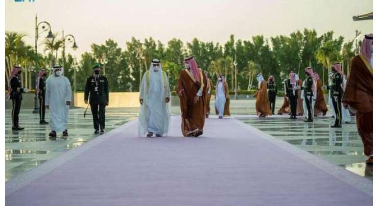 اماراتی ولی عہد کے استقبال کے لیے سعودیہ میں ریڈ کارپٹ کی بجائے جامنی قالین کیوں بچھایا گیا؟